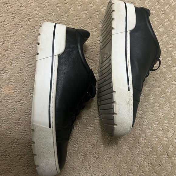 J. Slides black leather platform sneakers, size 8 - Picture 4 of 5